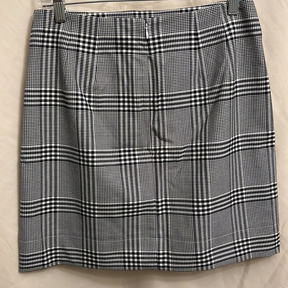 Loft navy and white skirt - Picture 2 of 5